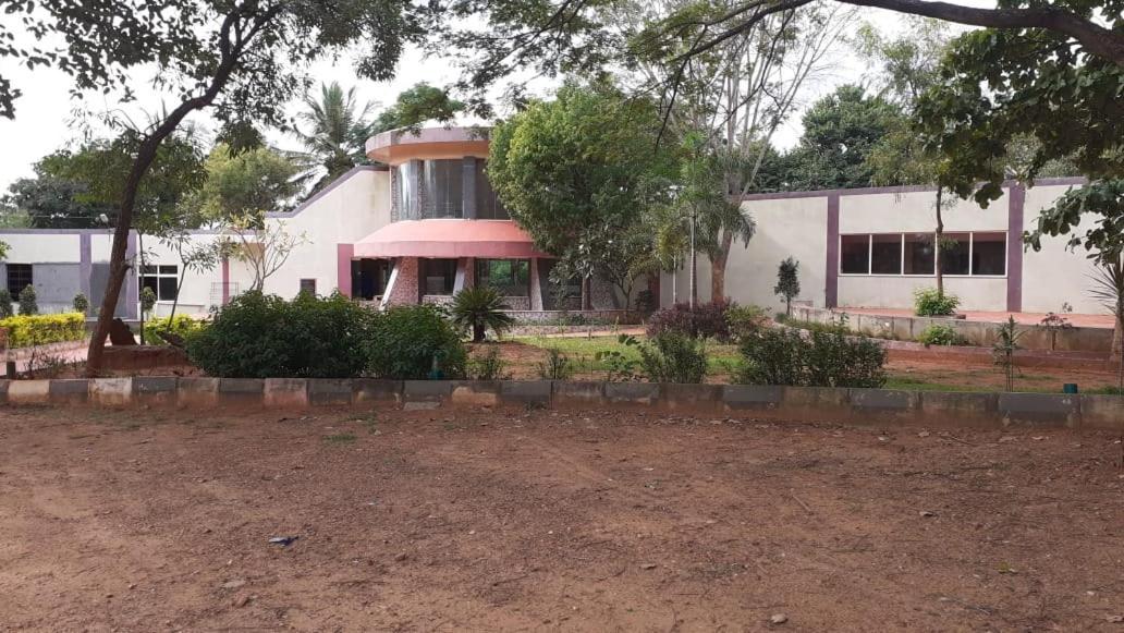 Kstdc Hotel Mayura Pavithra Yediyur Kunigal المظهر الخارجي الصورة